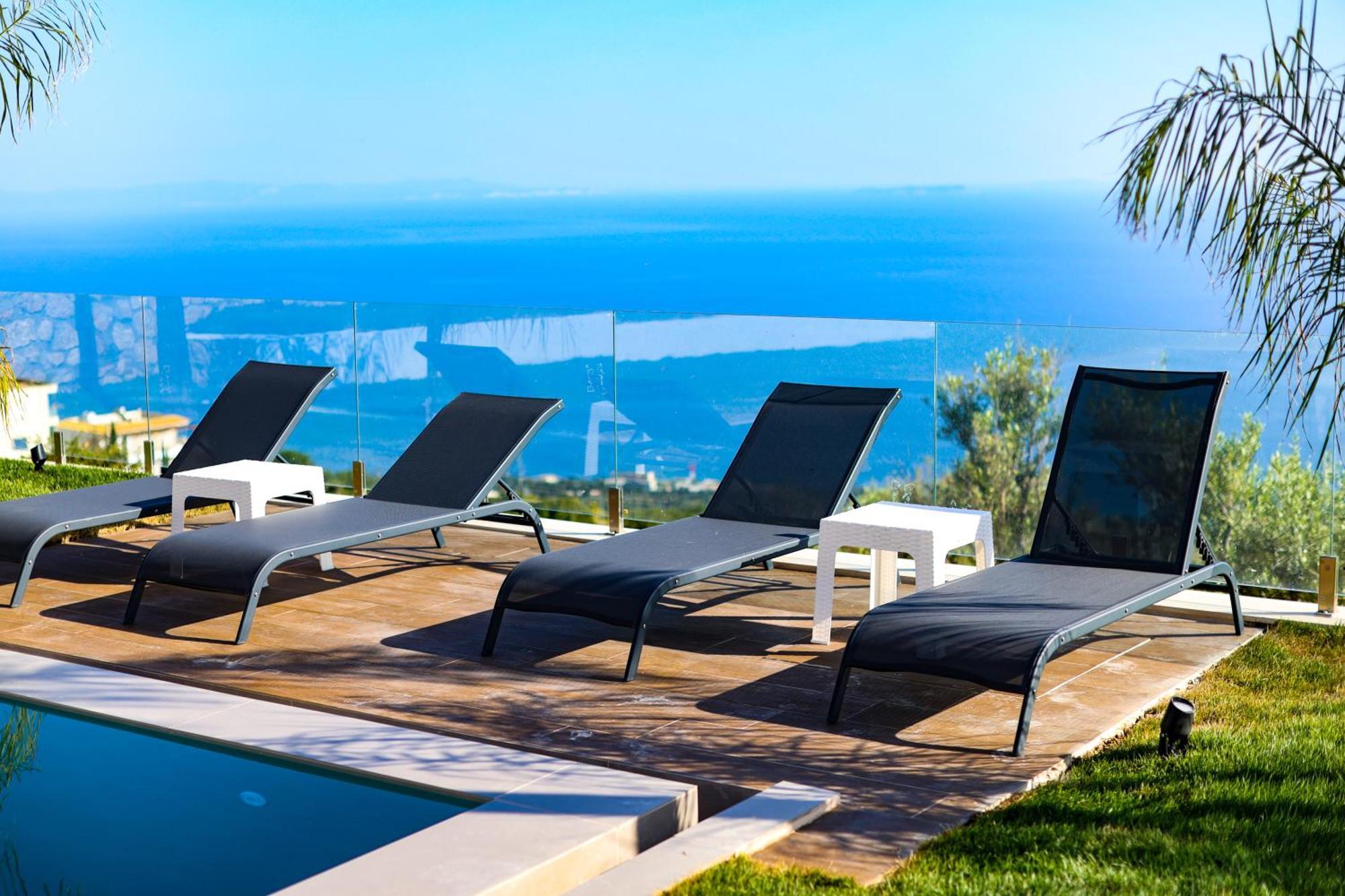 White Pearl Villa *