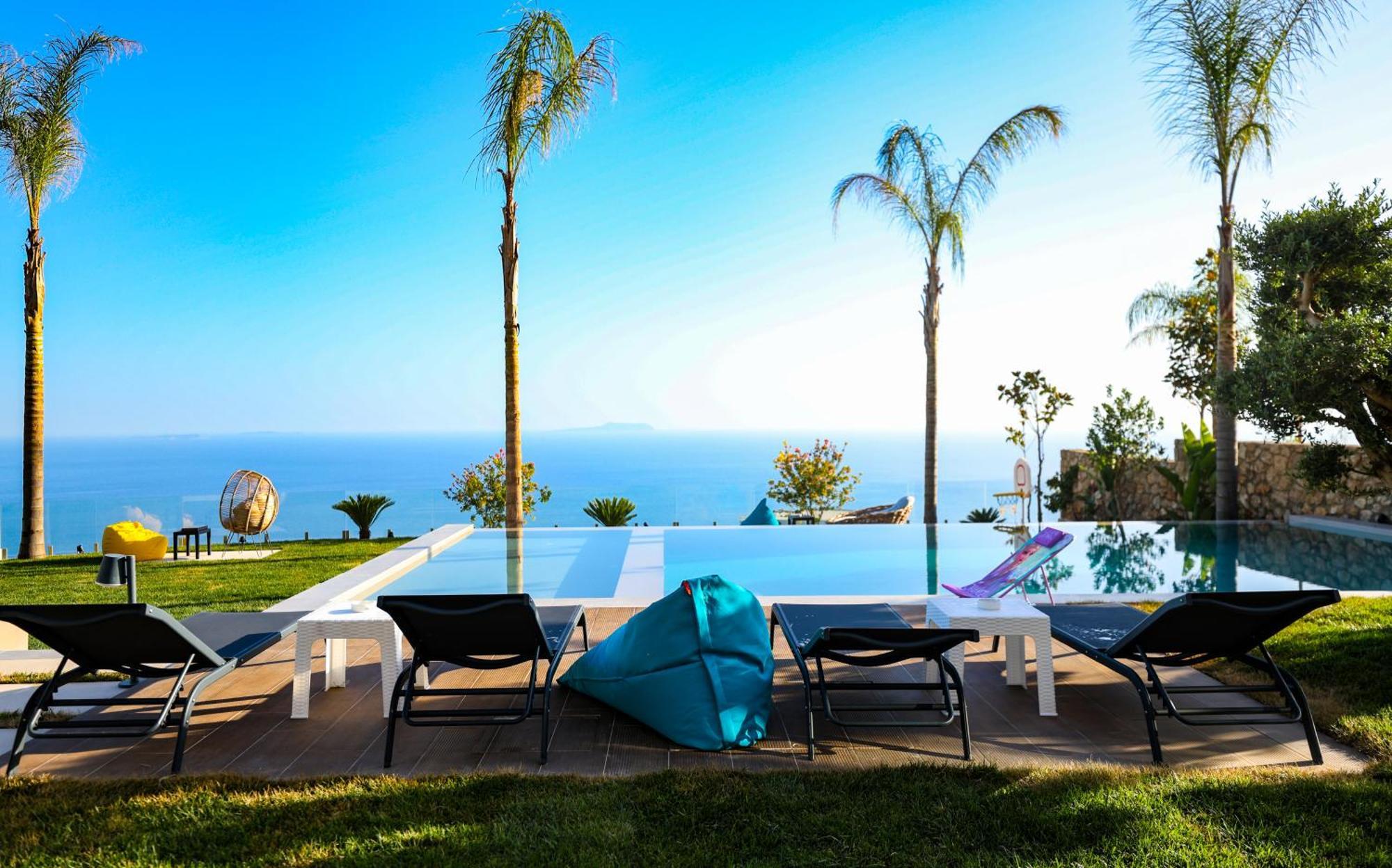 White Pearl Villa *